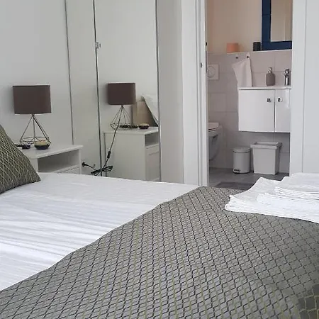 Luxury Teuta With Heated Saltwater Pool *