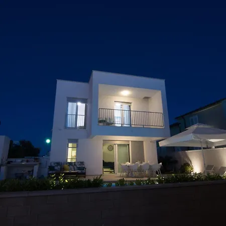 Luxury Teuta With Heated Saltwater Pool Willa Zaton (Zadar)