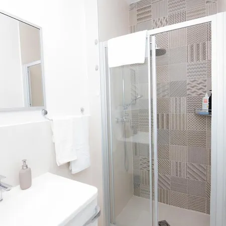 فيلة Luxury Teuta With Heated Saltwater Pool