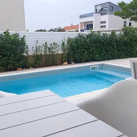 فيلة Luxury Teuta With Heated Saltwater Pool *
