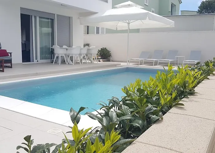 Willa Luxury Teuta With Heated Saltwater Pool *
