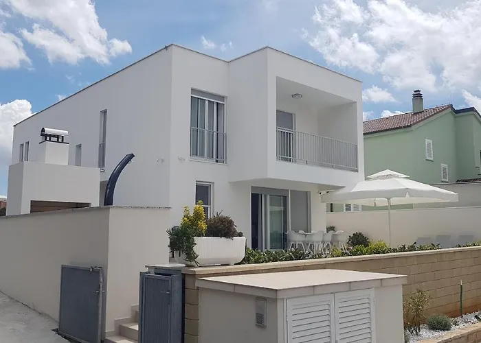 Luxury Teuta With Heated Saltwater Pool Willa Zaton (Zadar)