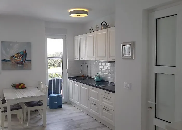 Luxury Teuta With Heated Saltwater Pool