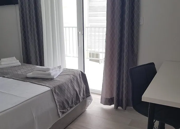 Luxury Teuta With Heated Saltwater Pool Willa *