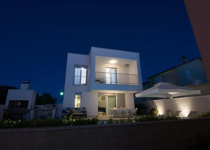 Luxury Teuta With Heated Saltwater Pool Willa Zaton (Zadar)