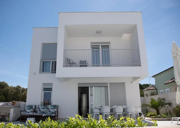 Willa Luxury Teuta With Heated Saltwater Pool *