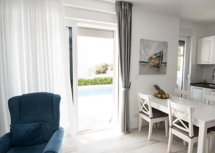 Luxury Teuta With Heated Saltwater Pool Willa *
