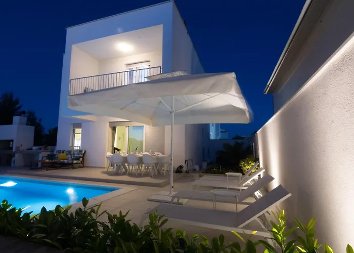 Luxury Teuta With Heated Saltwater Pool * Zaton (Zadar)