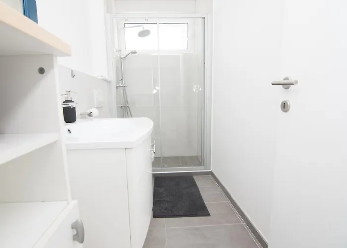 Luxury Teuta With Heated Saltwater Pool *