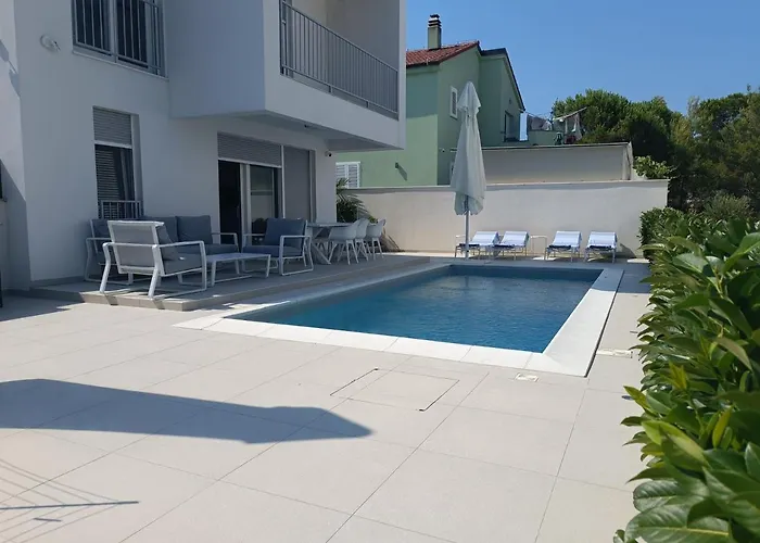 Luxury Teuta With Heated Saltwater Pool Villa *