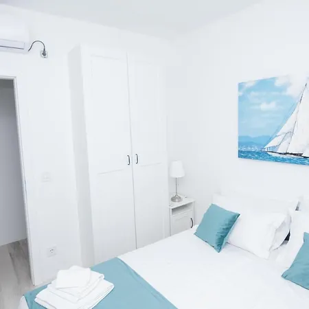 Luxury Teuta With Heated Pool