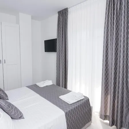 Luxury Teuta With Heated Pool Villa
