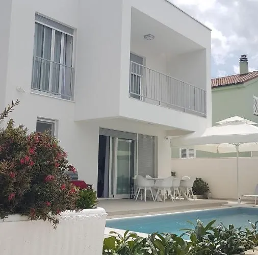 别墅 Luxury Teuta With Heated Saltwater Pool *