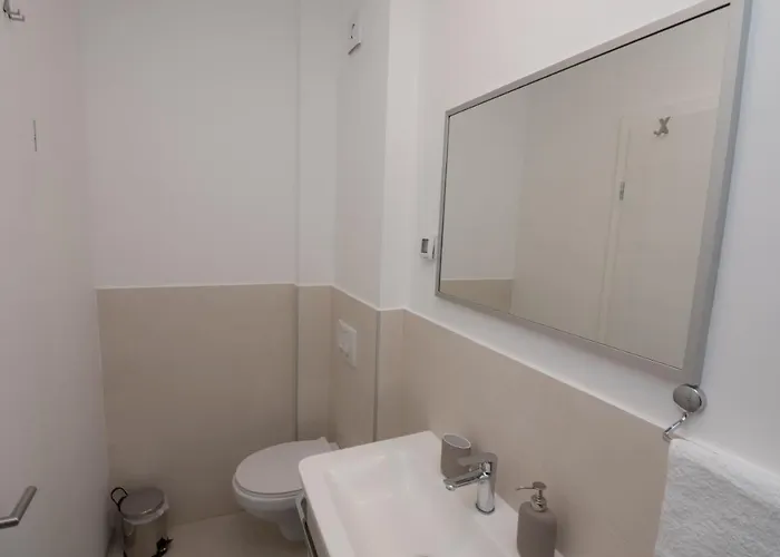 Luxury Teuta With Heated Saltwater Pool