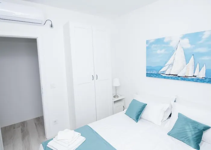 Luxury Teuta With Heated Saltwater Pool